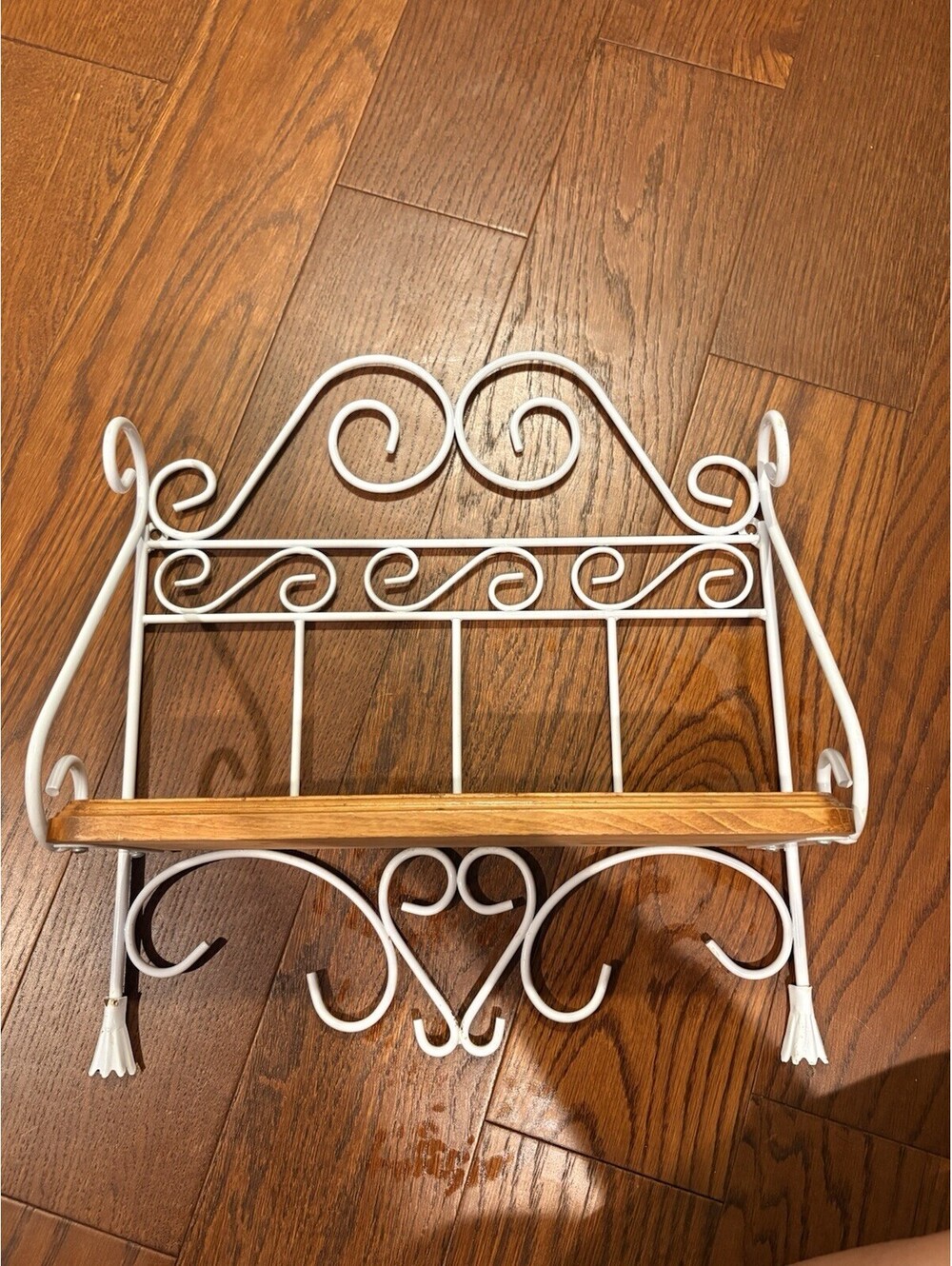 VTG HOMCO WALL SHELF WHITE ORNATE METAL SCROLLWORK WITH WOOD SHELF COTTAGECORE